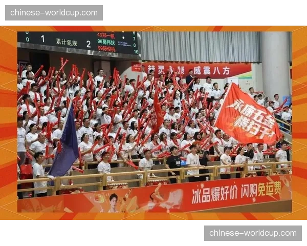 2026年大学生世锦赛现场，中国观众为所有球队加油，展现东道主热情
